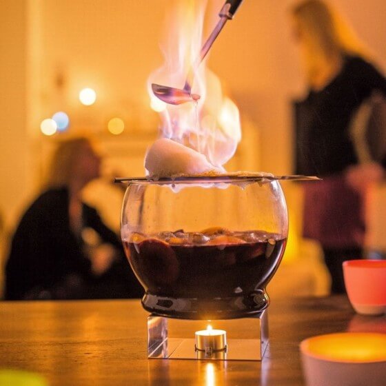 Feuerzangenbowle Set mit brennendem Zuckerhut
