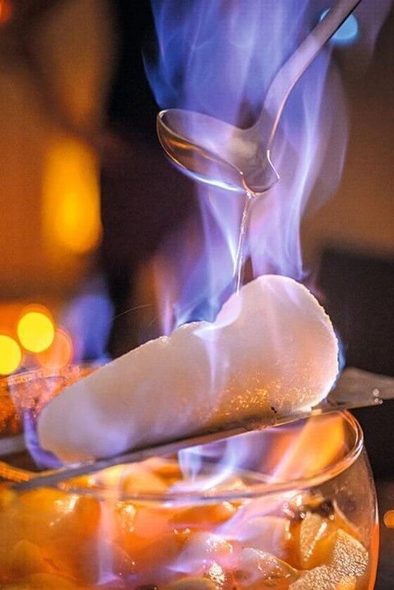 Feuerzangenbowle Set mit brennendem Zuckerhut